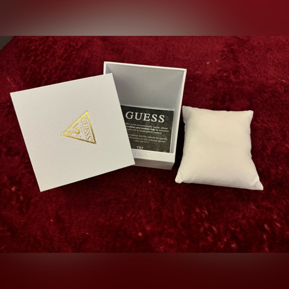 Four  Brand new Guess watch boxes - Picture 6 of 10